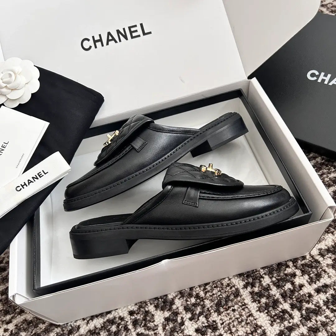 Slippers Ch*anel