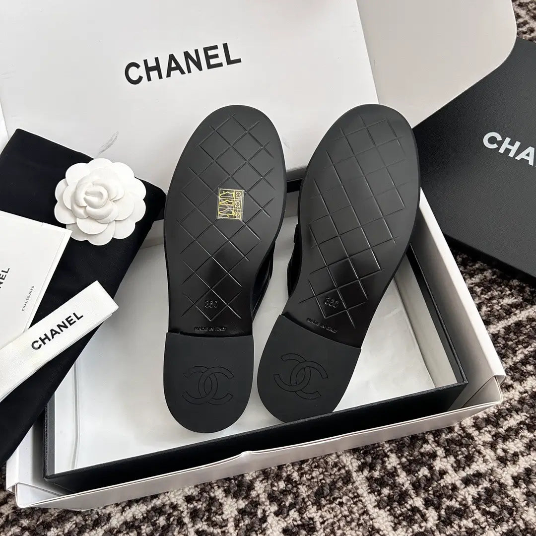 Slippers Ch*anel