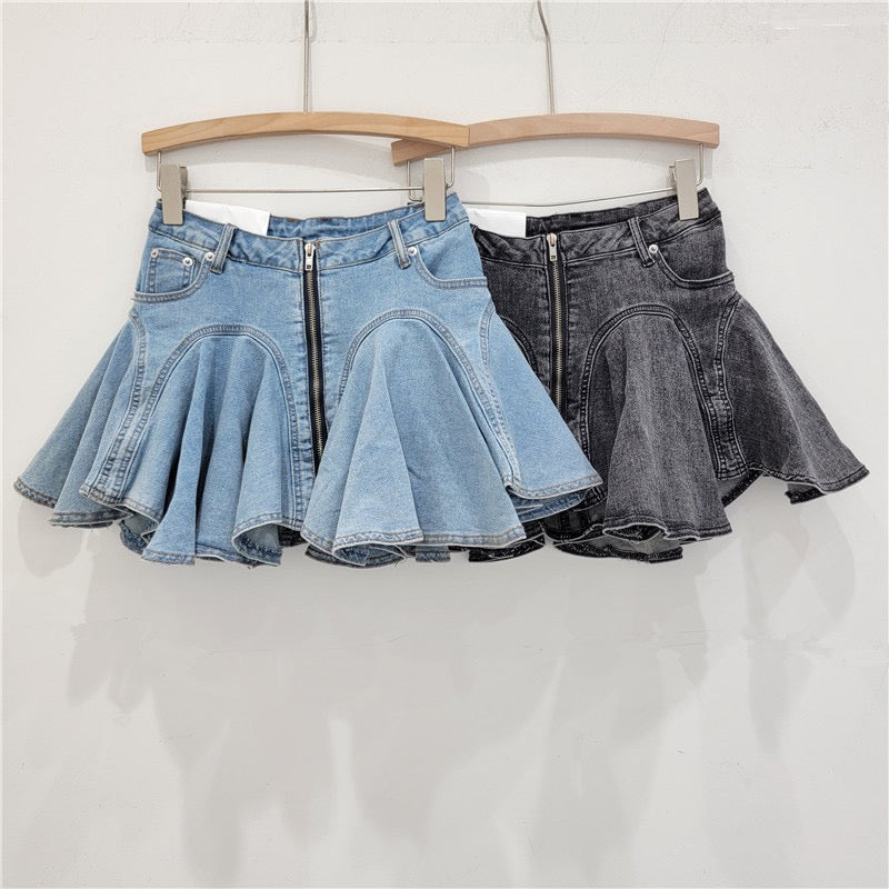 Ruffled denim mini skirt