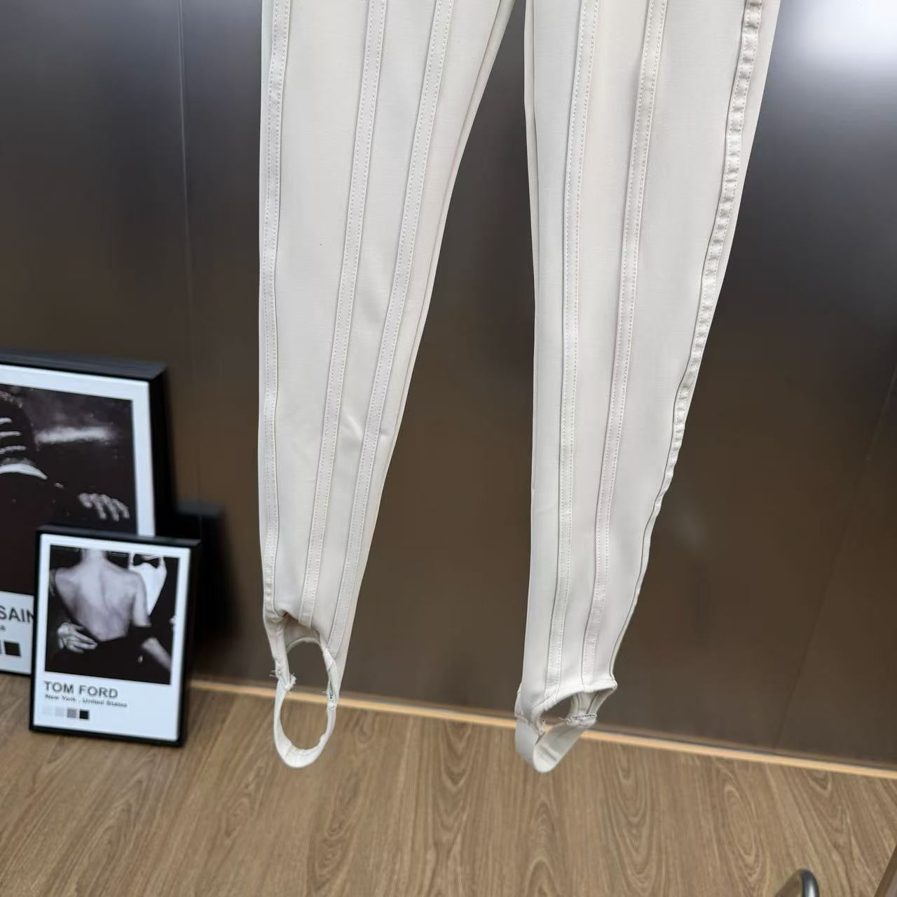 High waisted fishbone wist