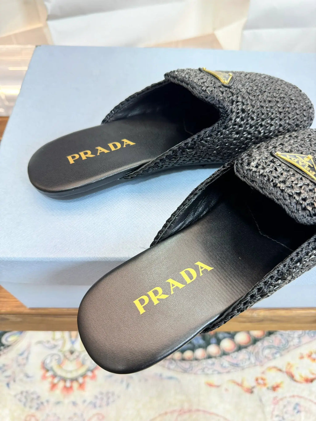 Slippers P*rada