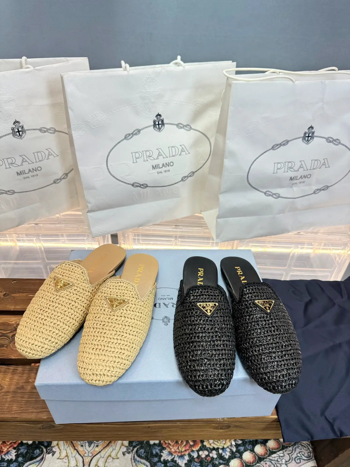 Slippers P*rada