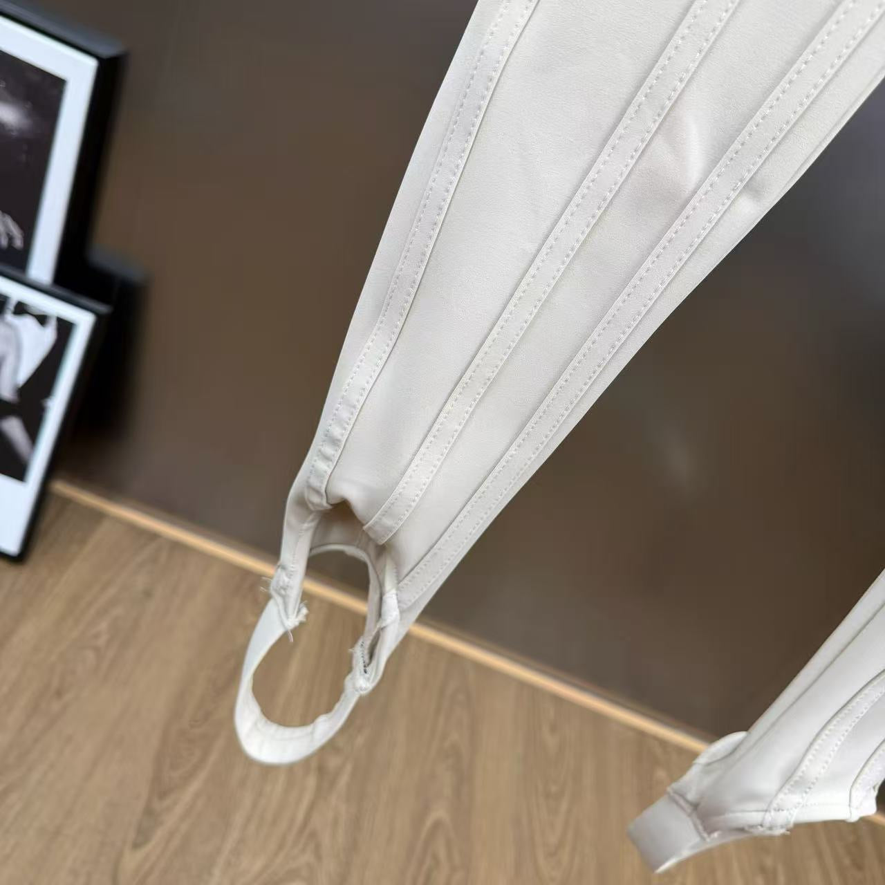 High waisted fishbone wist