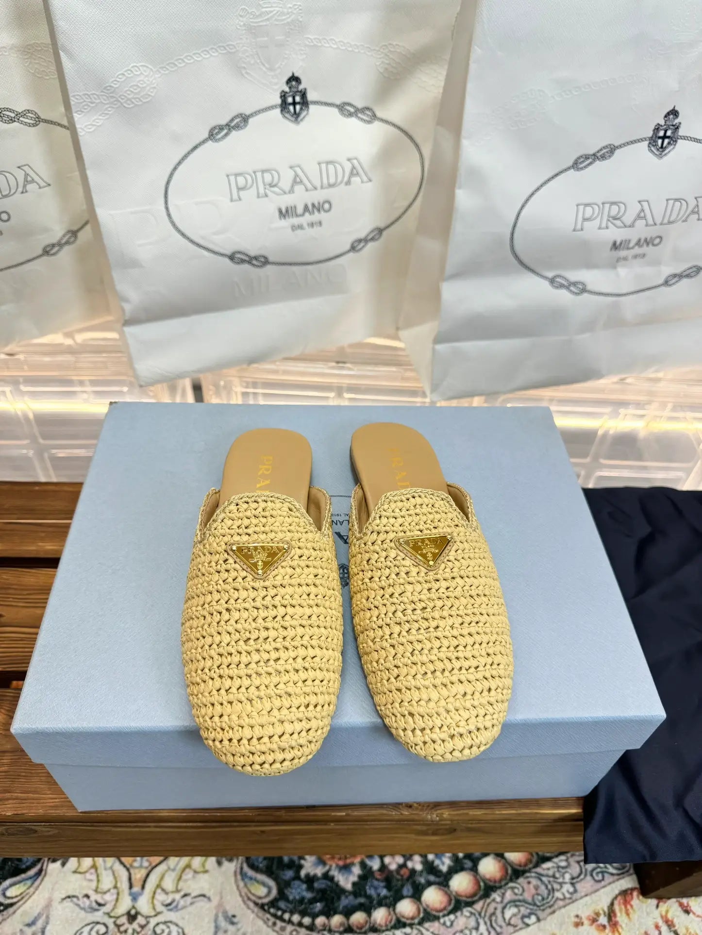 Slippers P*rada