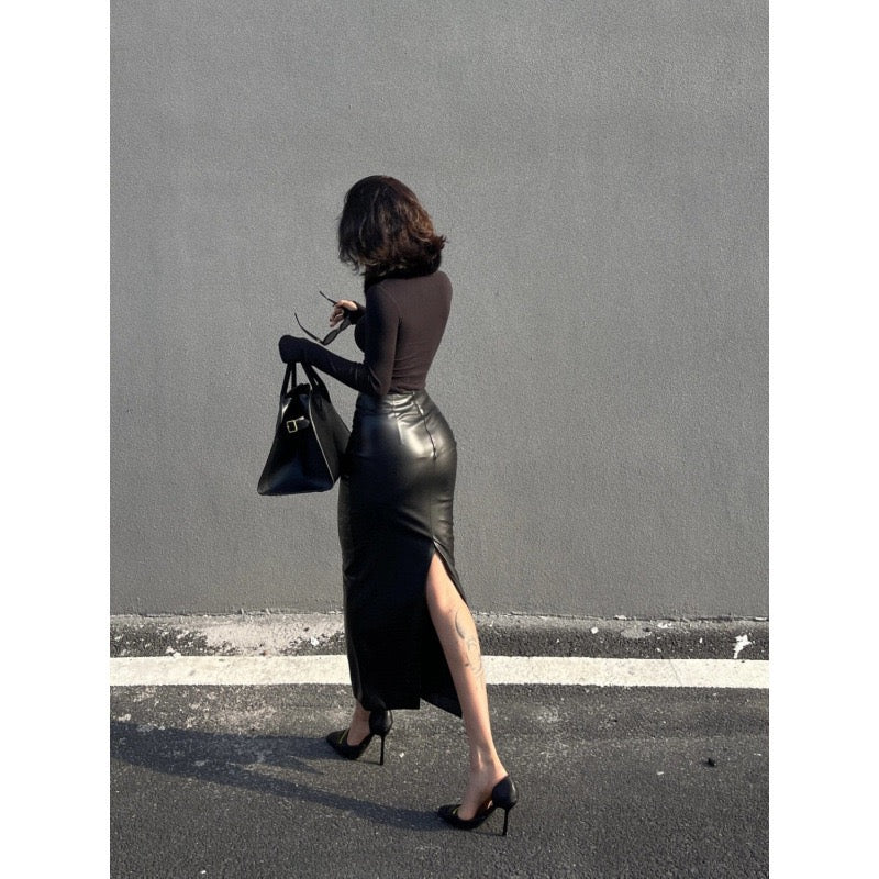 Elegant mid length slit hip skirt