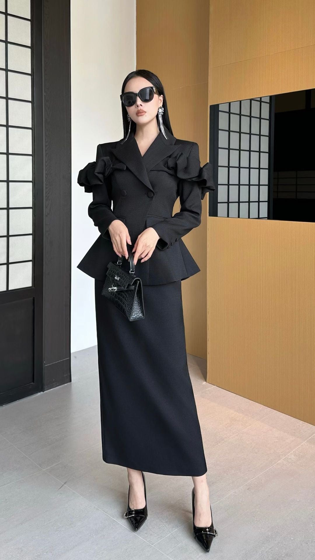 Bow shoulder pad suit