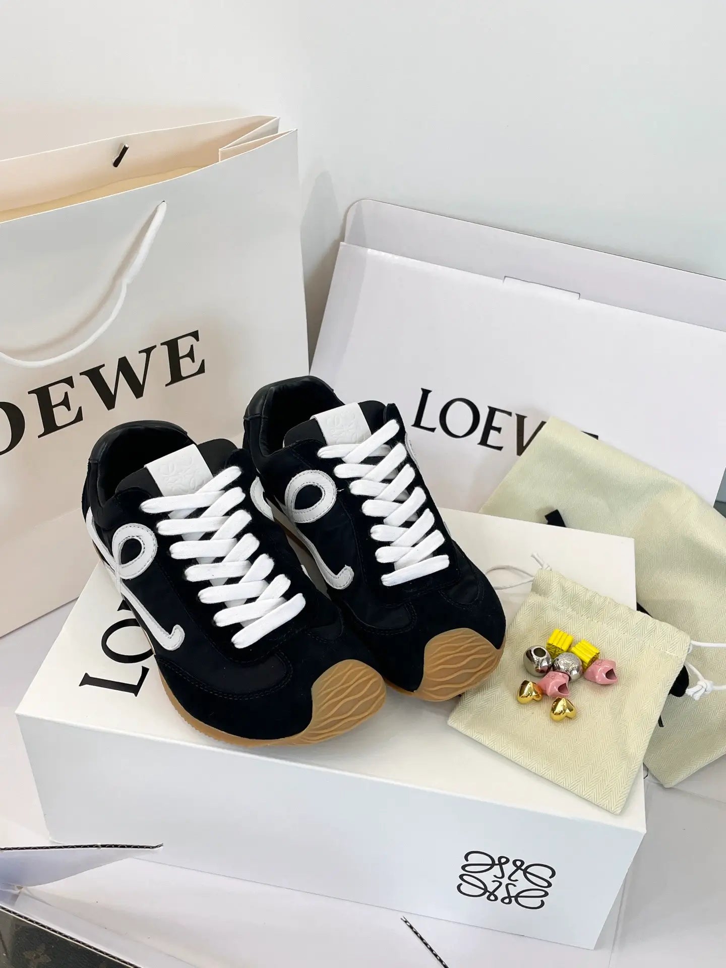 Sneakers lo*ewe