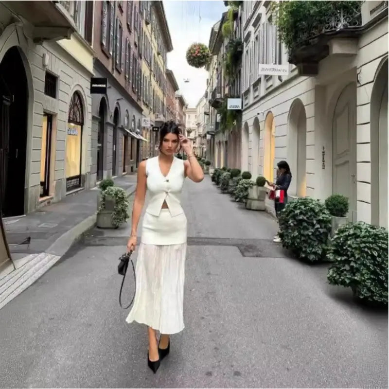 Elegant Plum Two-Piece Set – Sleeveless Button Vest & Pleated Midi Skirt