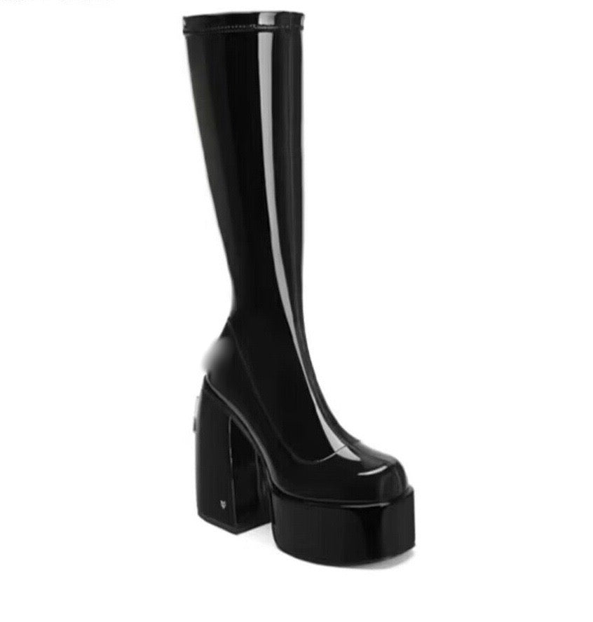 Metal fox fastener boots