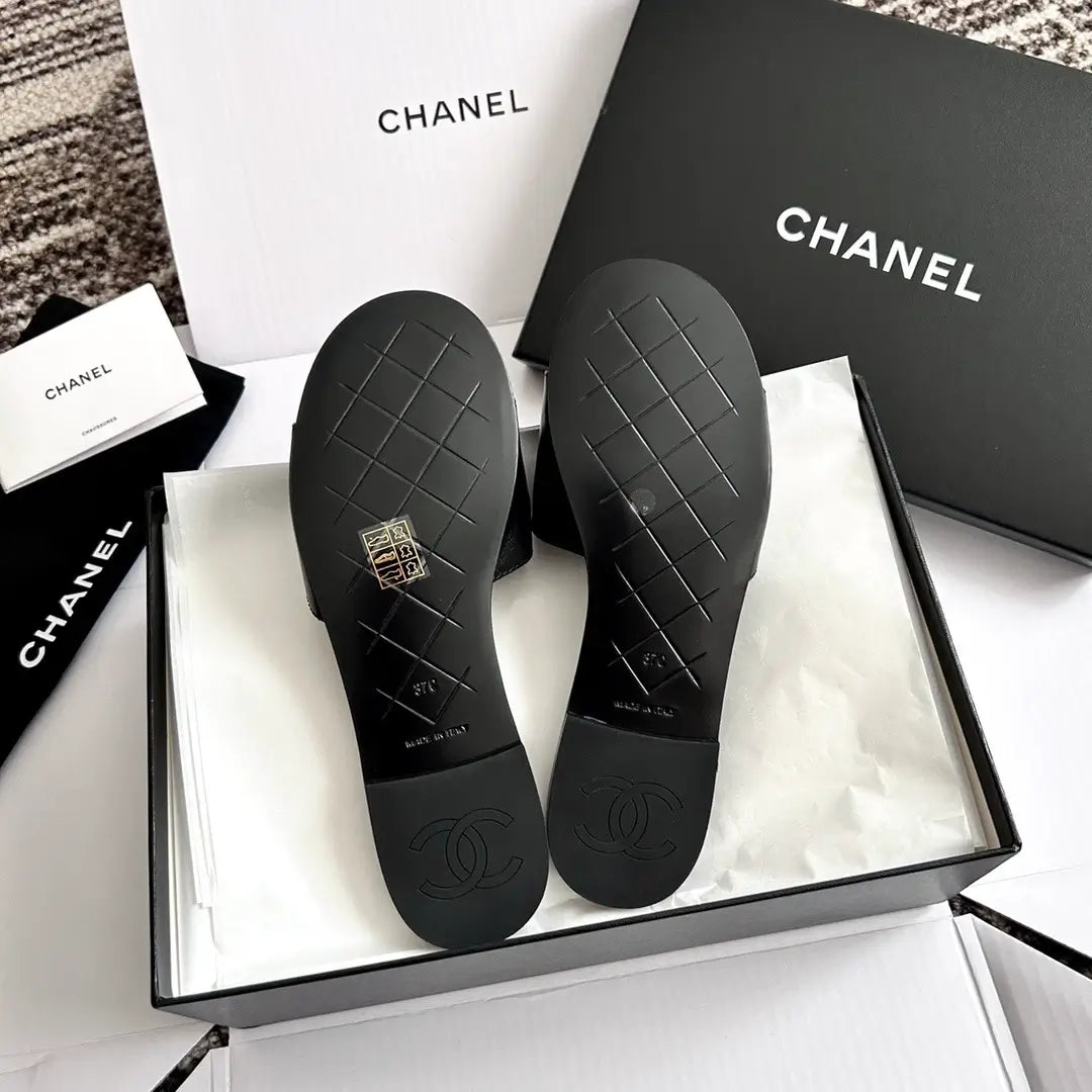 Slippers ch*anel