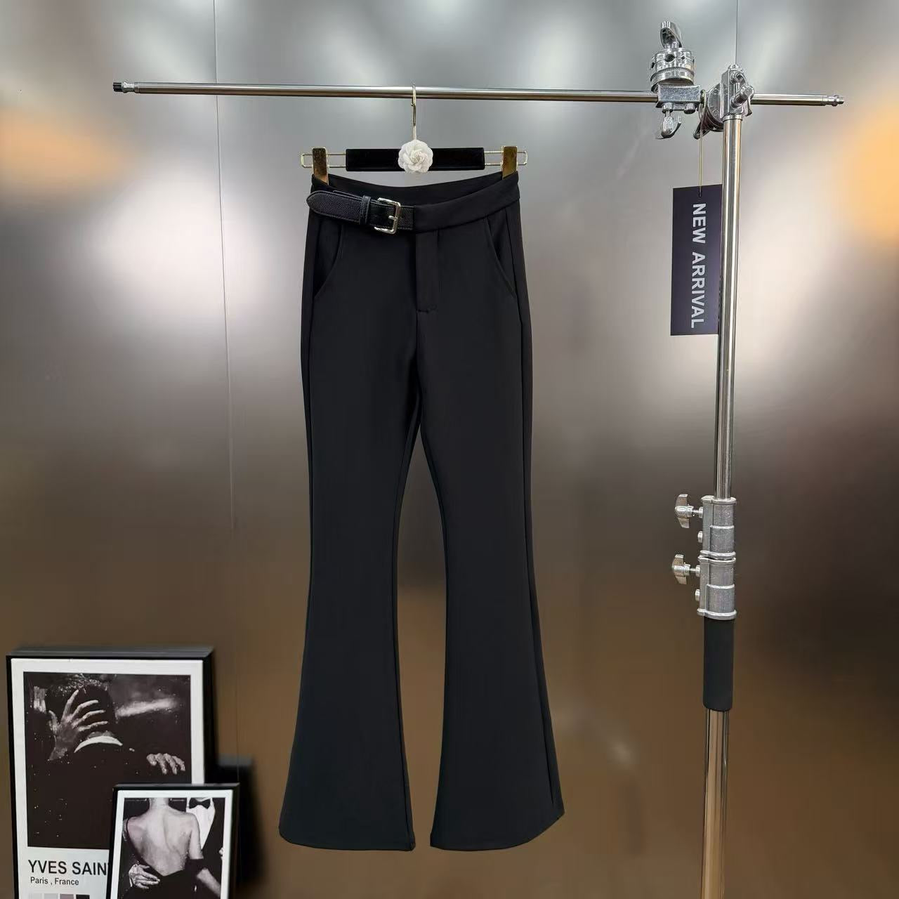 Micro flared slim fit with belt style