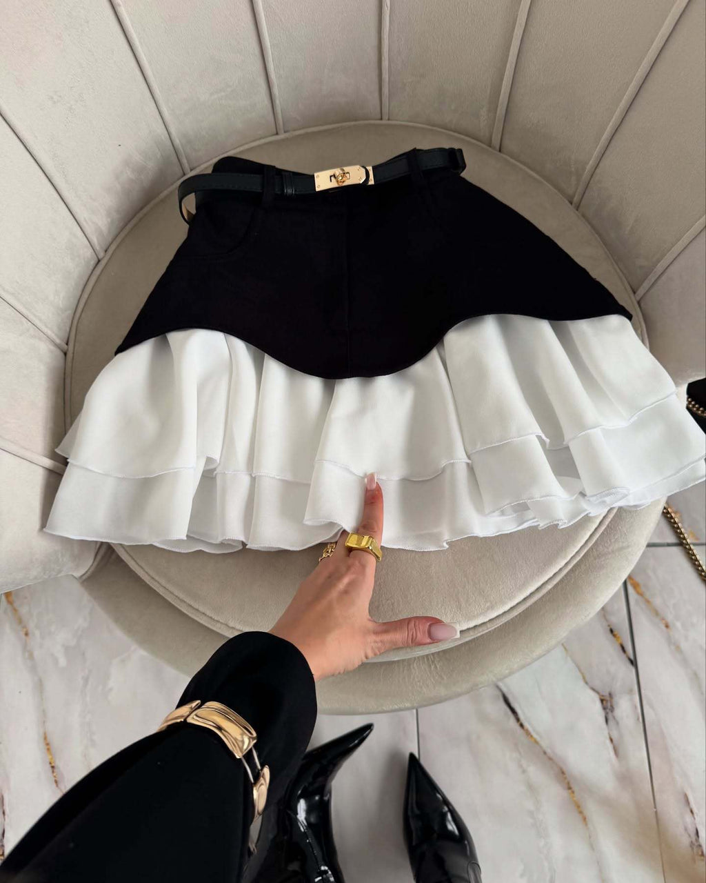 Ruffled cake skirt