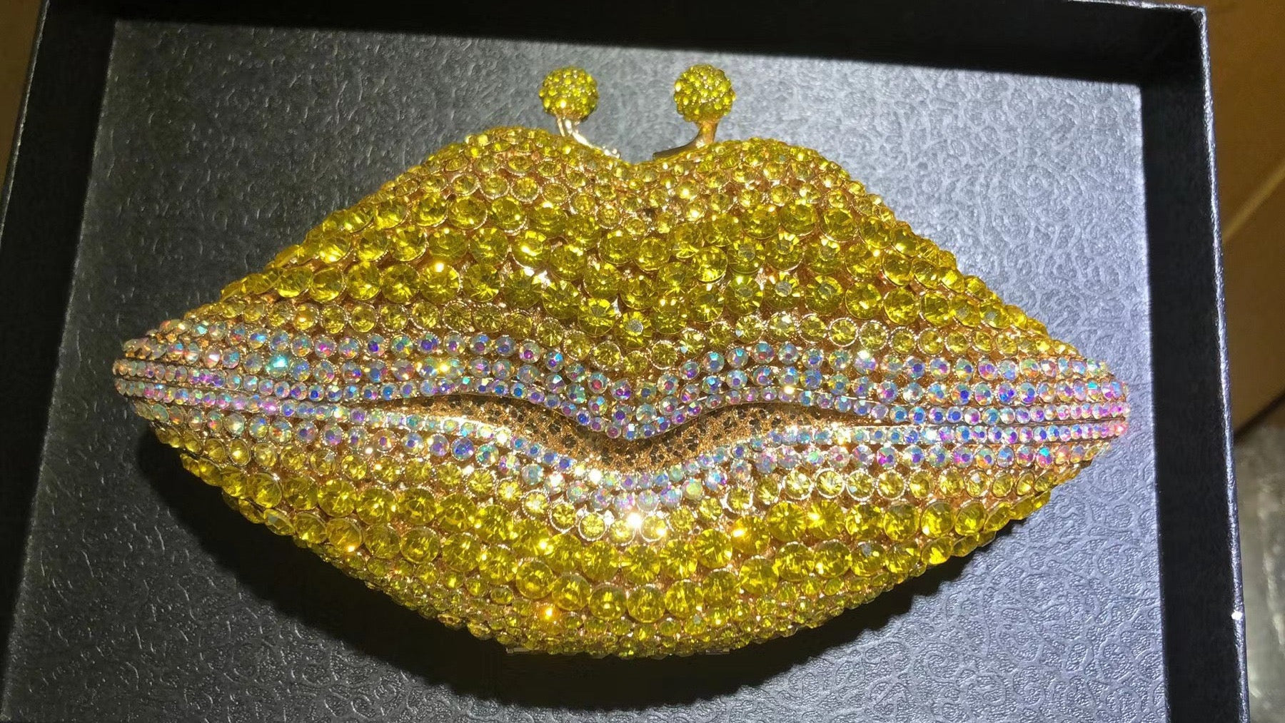 Crystal lip diamond bag