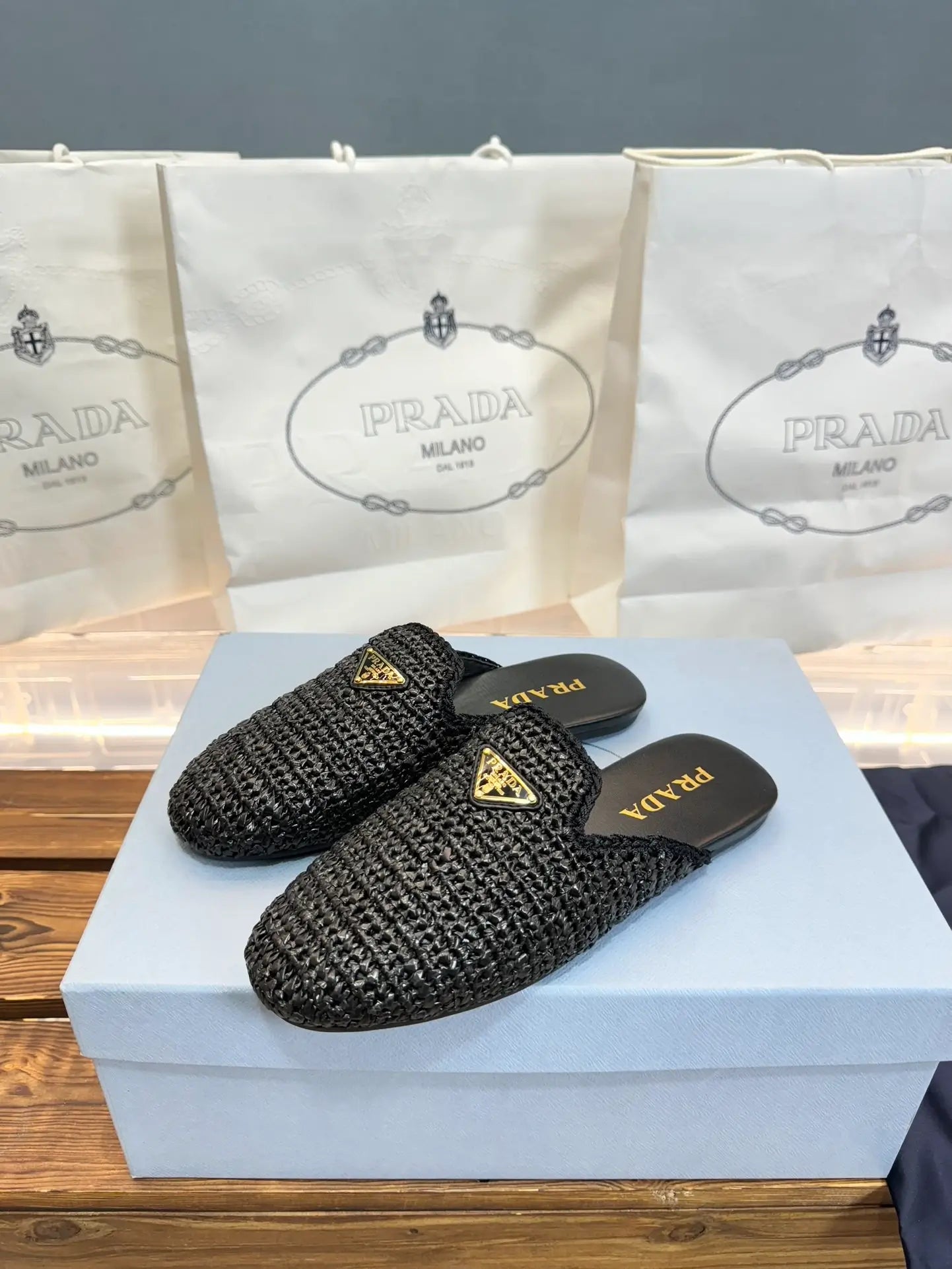 Slippers P*rada