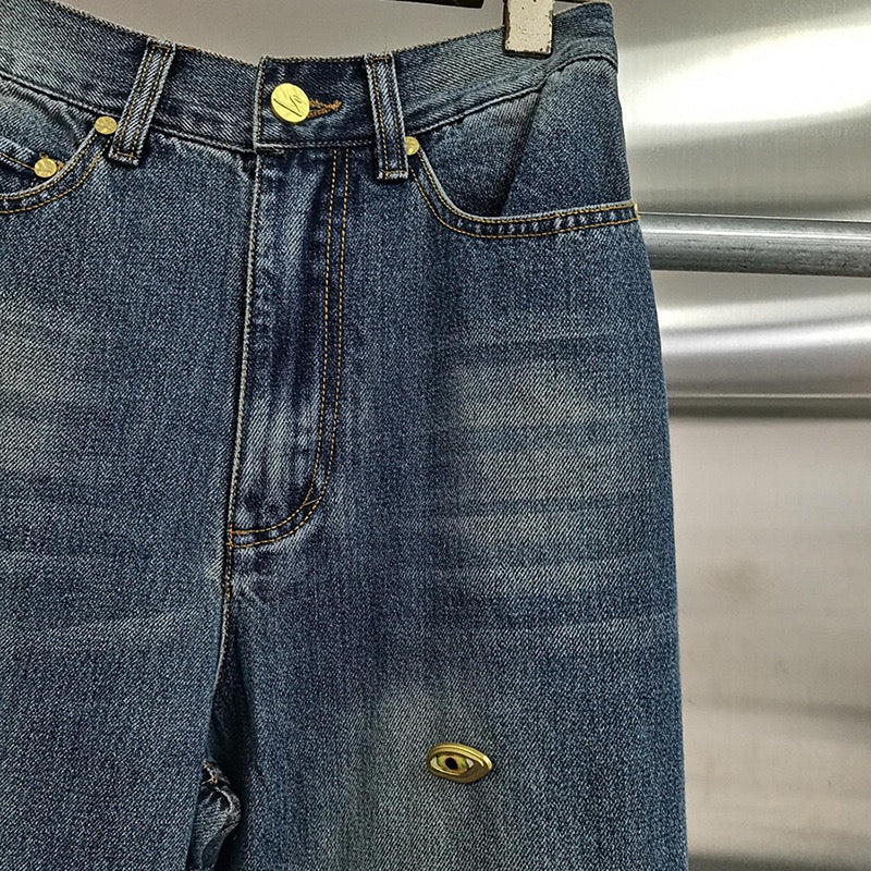 Trending eyes jeans