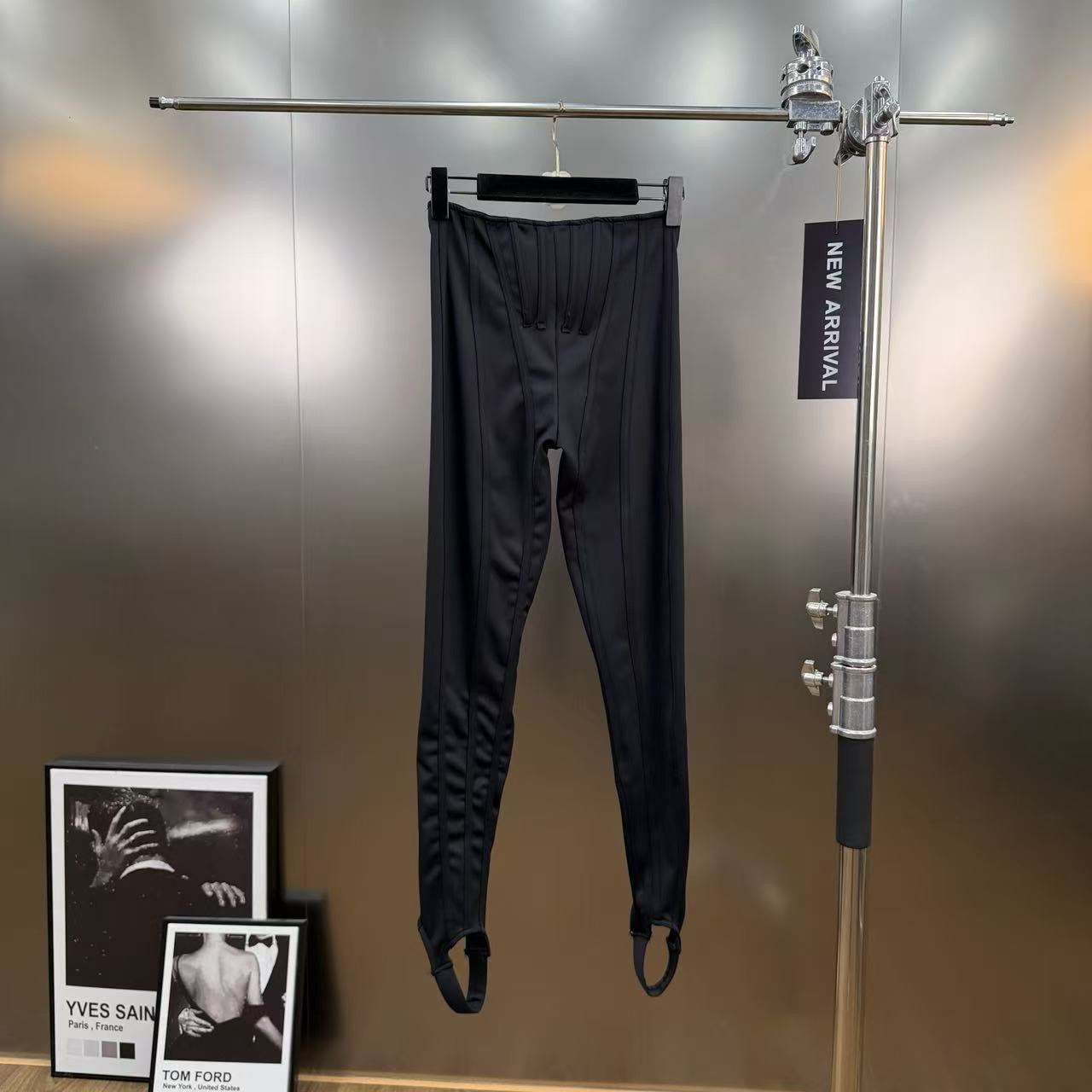 High waisted fishbone wist