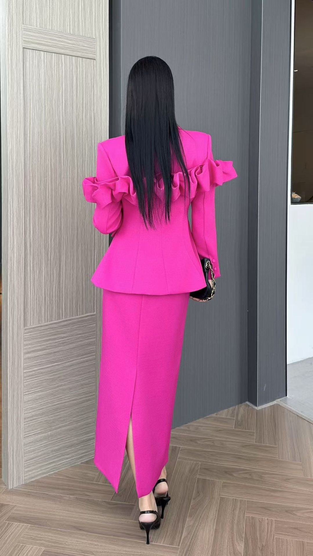 Bow shoulder pad suit