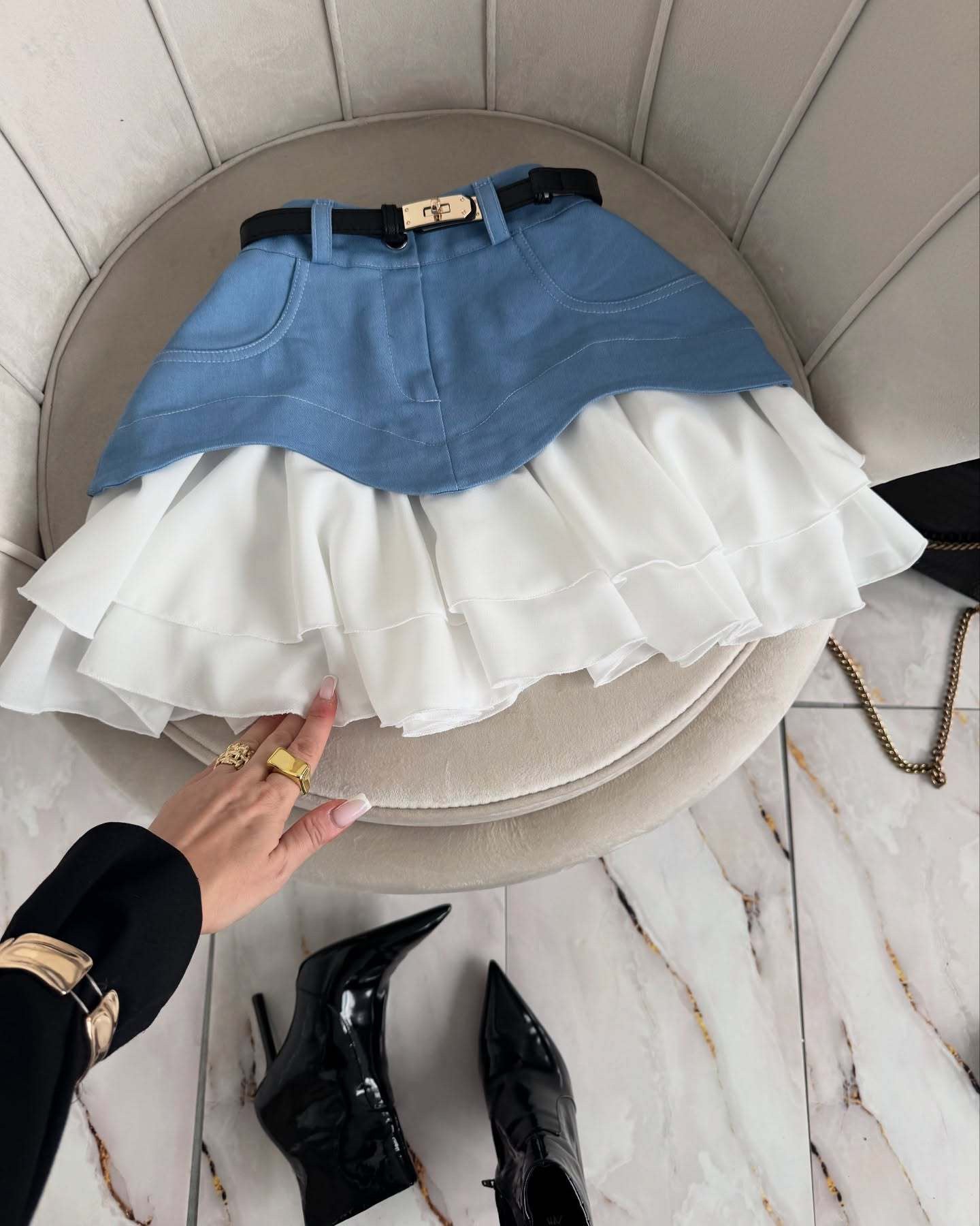 Ruffled cake skirt