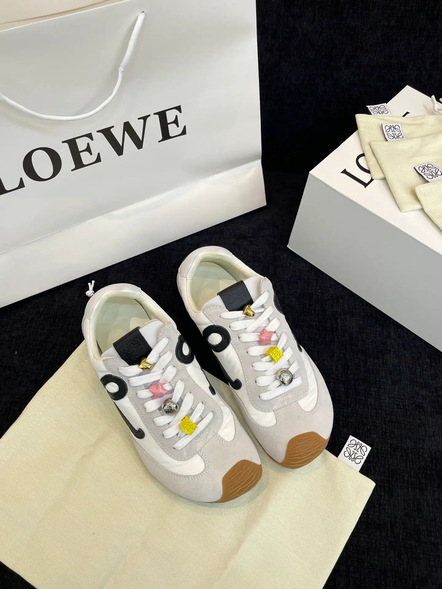 Sneakers lo*ewe