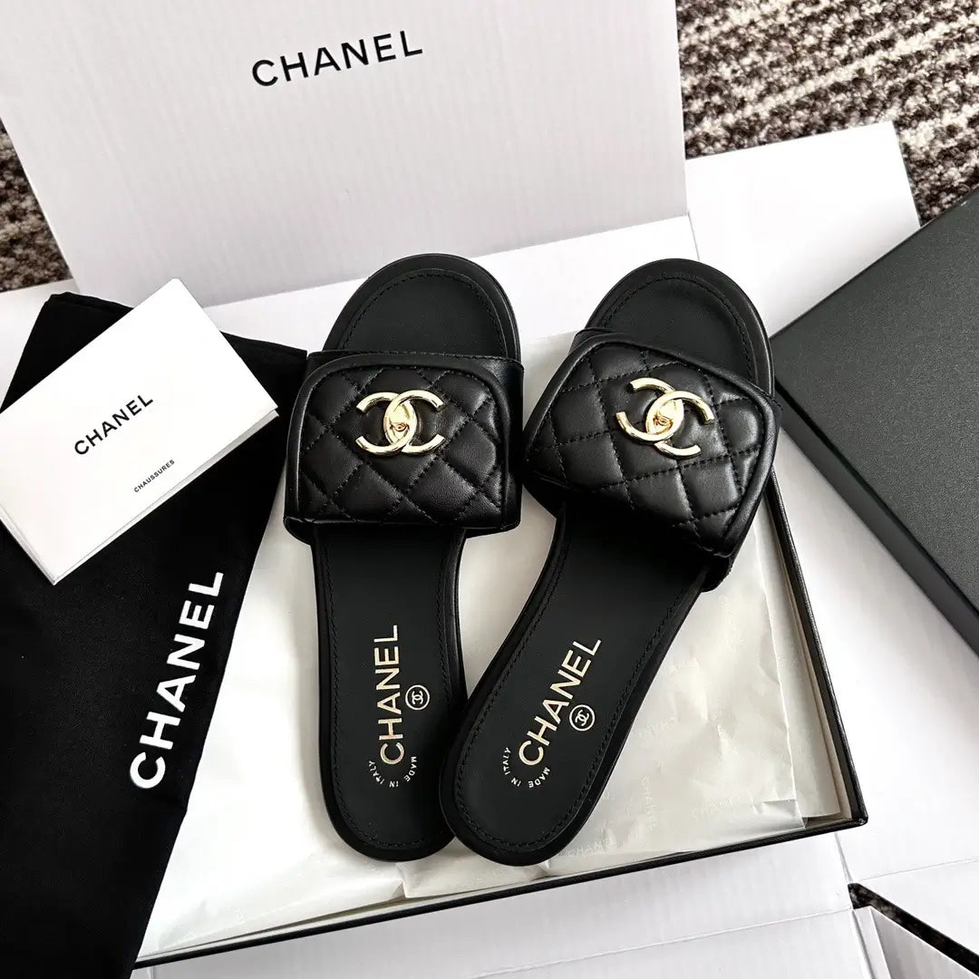 Slippers ch*anel