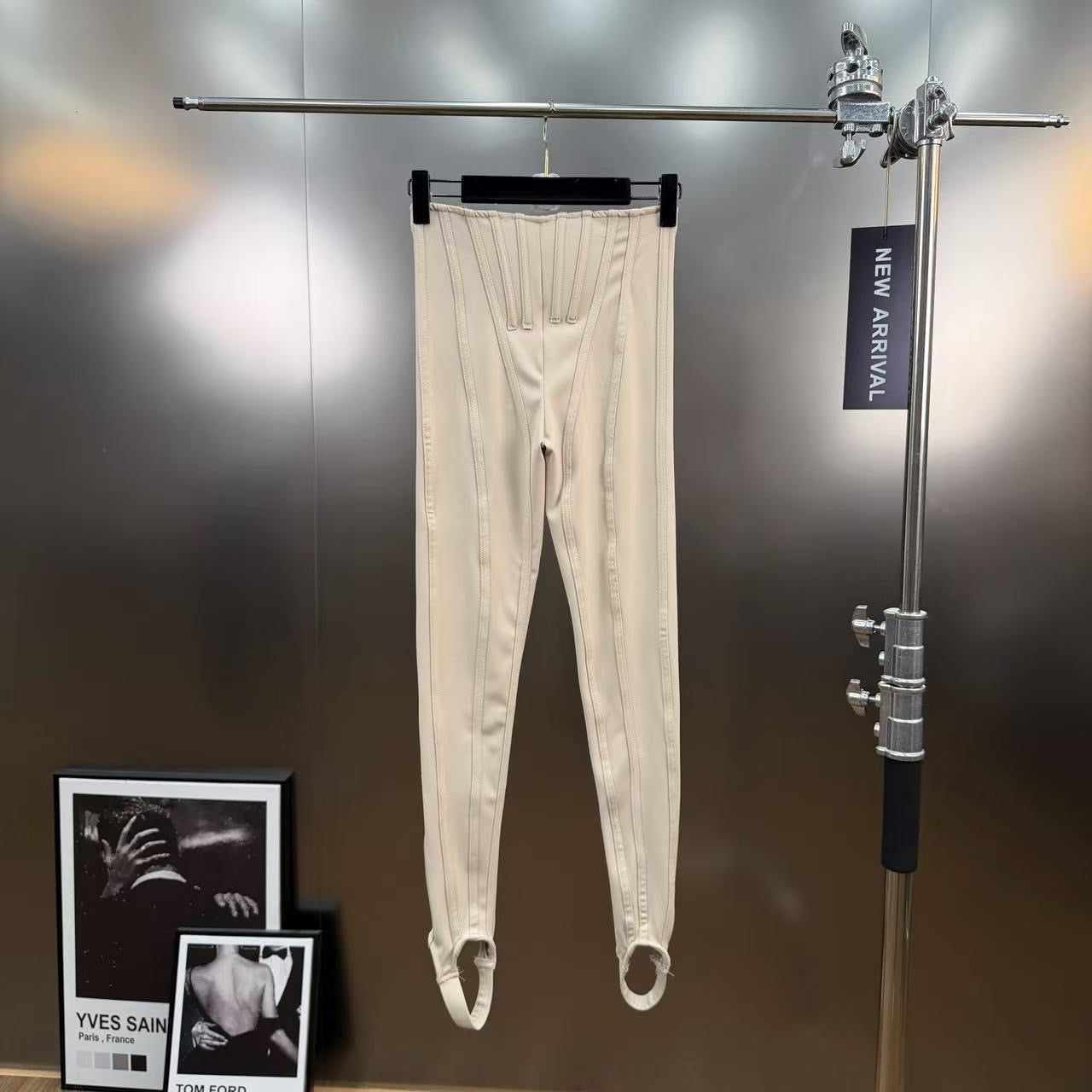 High waisted fishbone wist