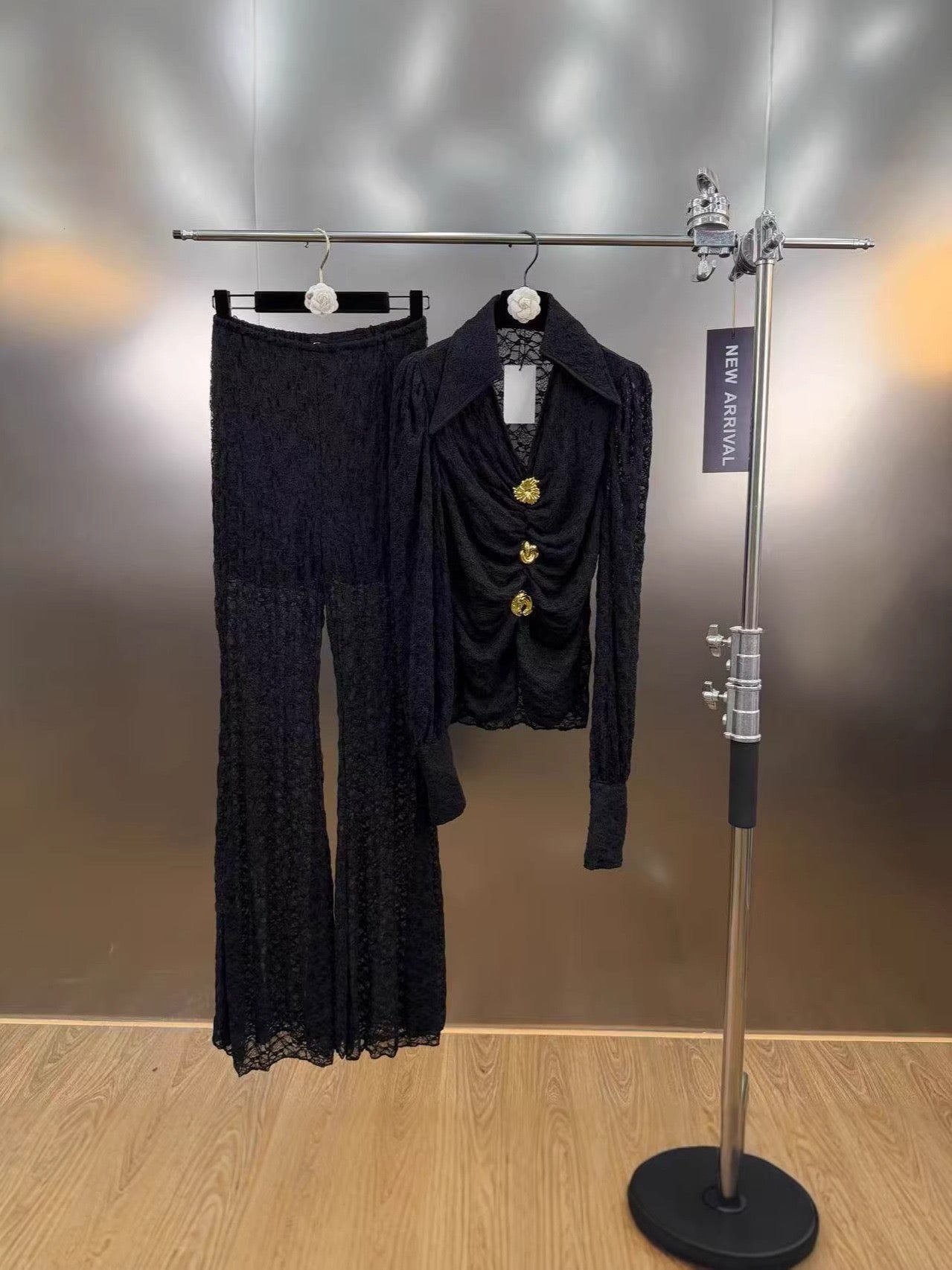 Lace set with buckles