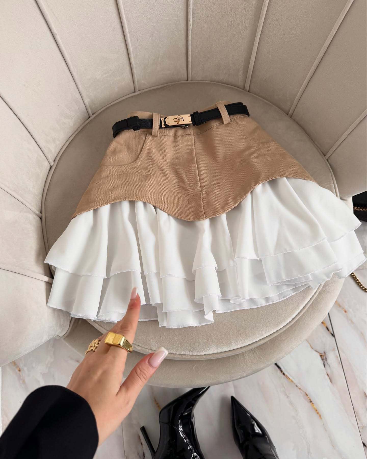 Ruffled cake skirt