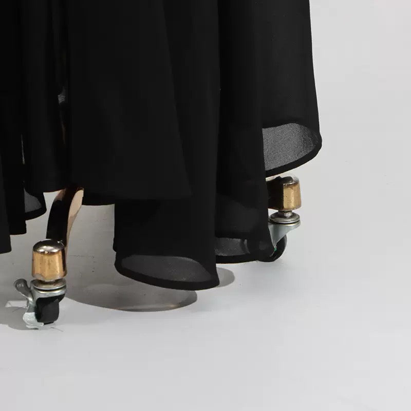 The black maxi dress