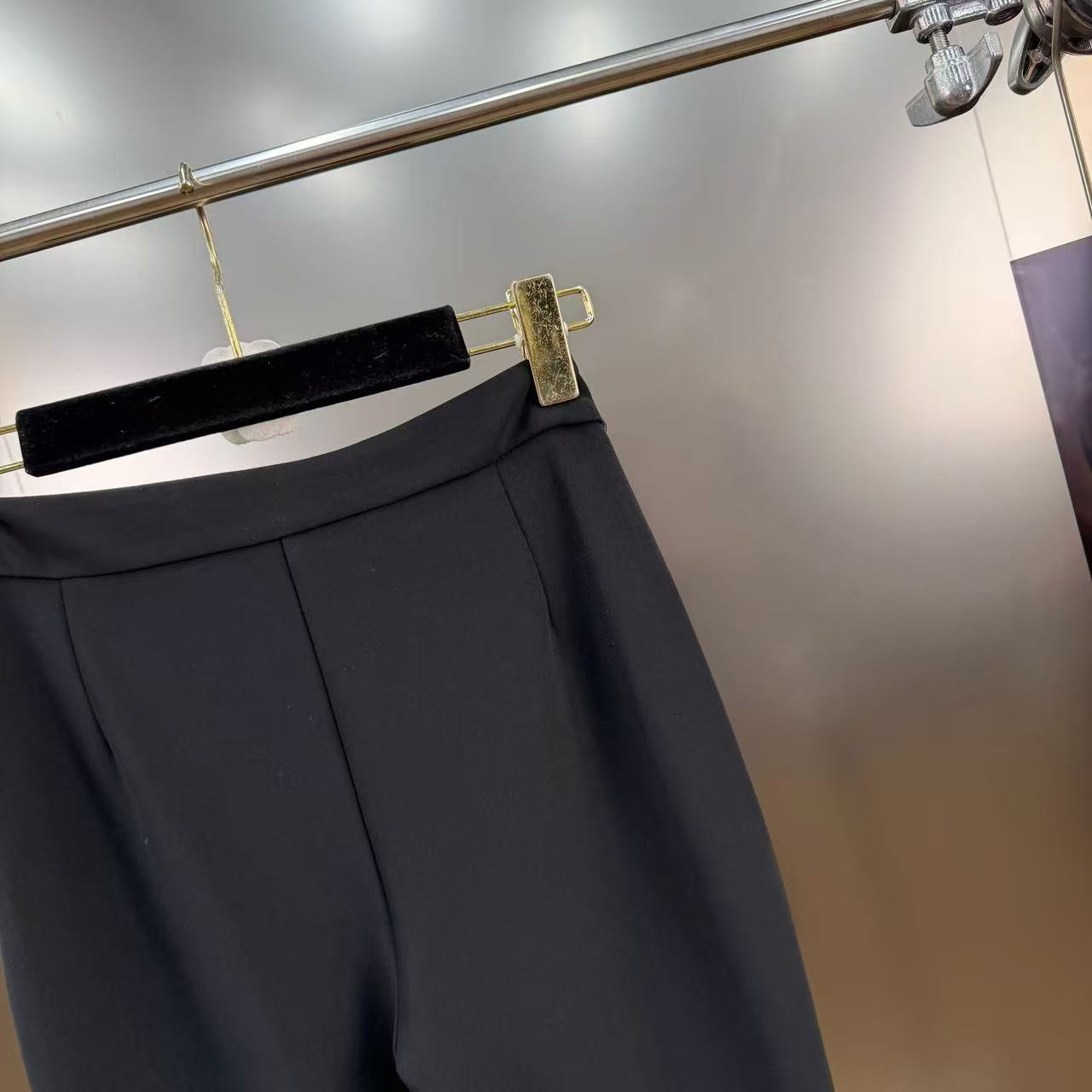 Micro flared slim fit with belt style