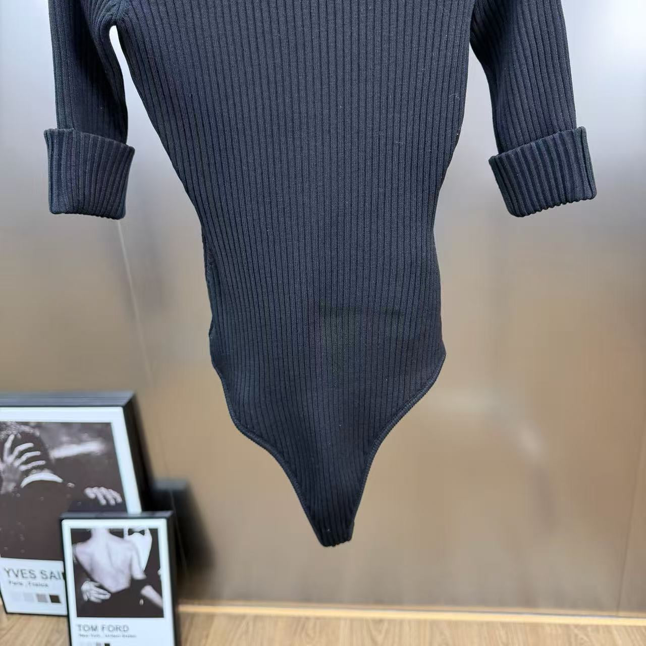 Lapel ribbed belted skirt with top