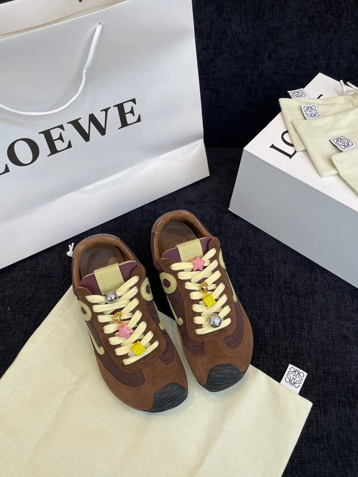 Sneakers lo*ewe