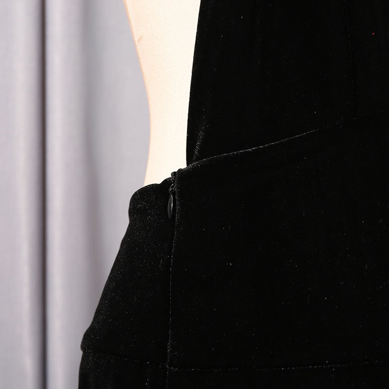 Coin halter backless style